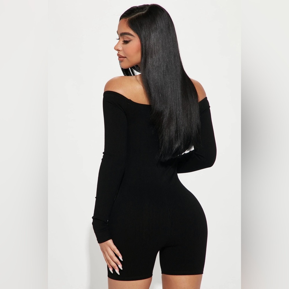 FASHION NOVA ROMPER - Picture 3 of 3